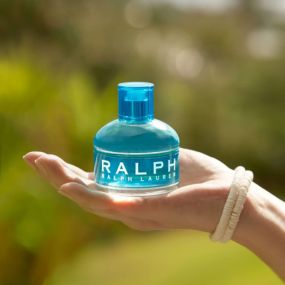 Ralph - Eau de Toilette - Women's Perfume - Fresh & Floral - With Magnolia, Apple, and Iris - Medium Intensity